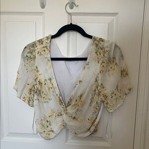 Cropped yellow and white blouse